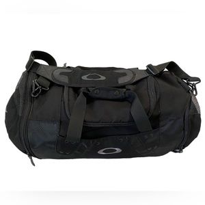 Rare Vintage 2005 Oakley Men's Gym to Street Duffel Bag Black Travel Carry On